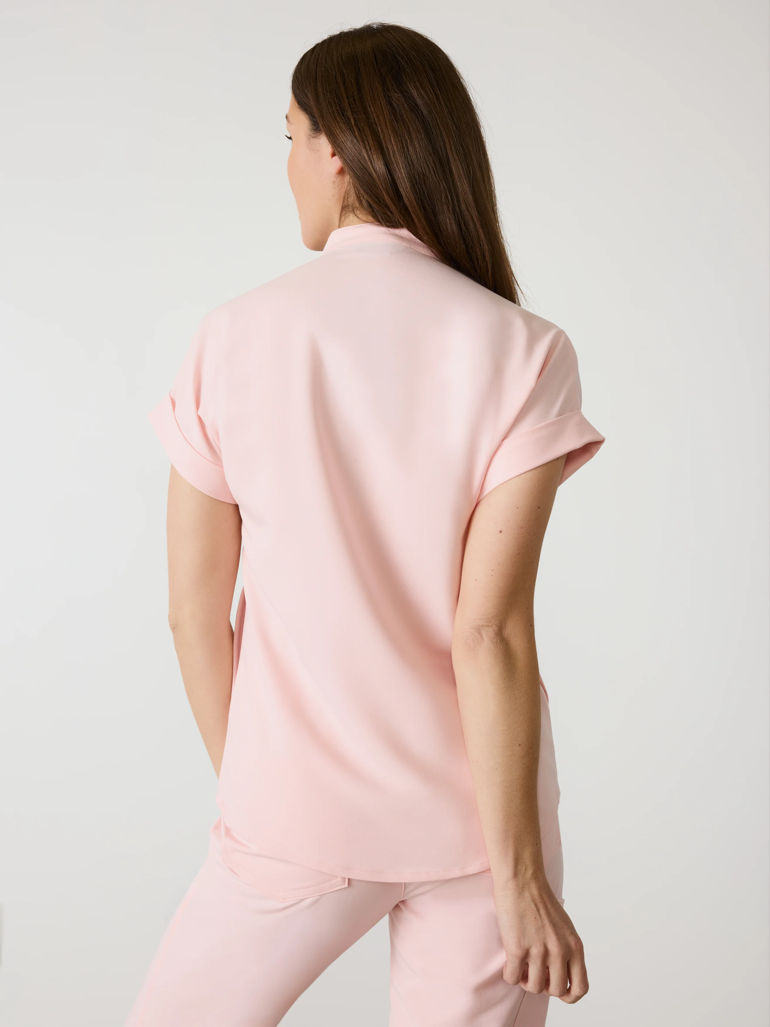 CHARLIE RE-GARDE™ - ROSE QUARTZ - Mandarine Collar Scrub Top - SILVADUR™ - Image 3