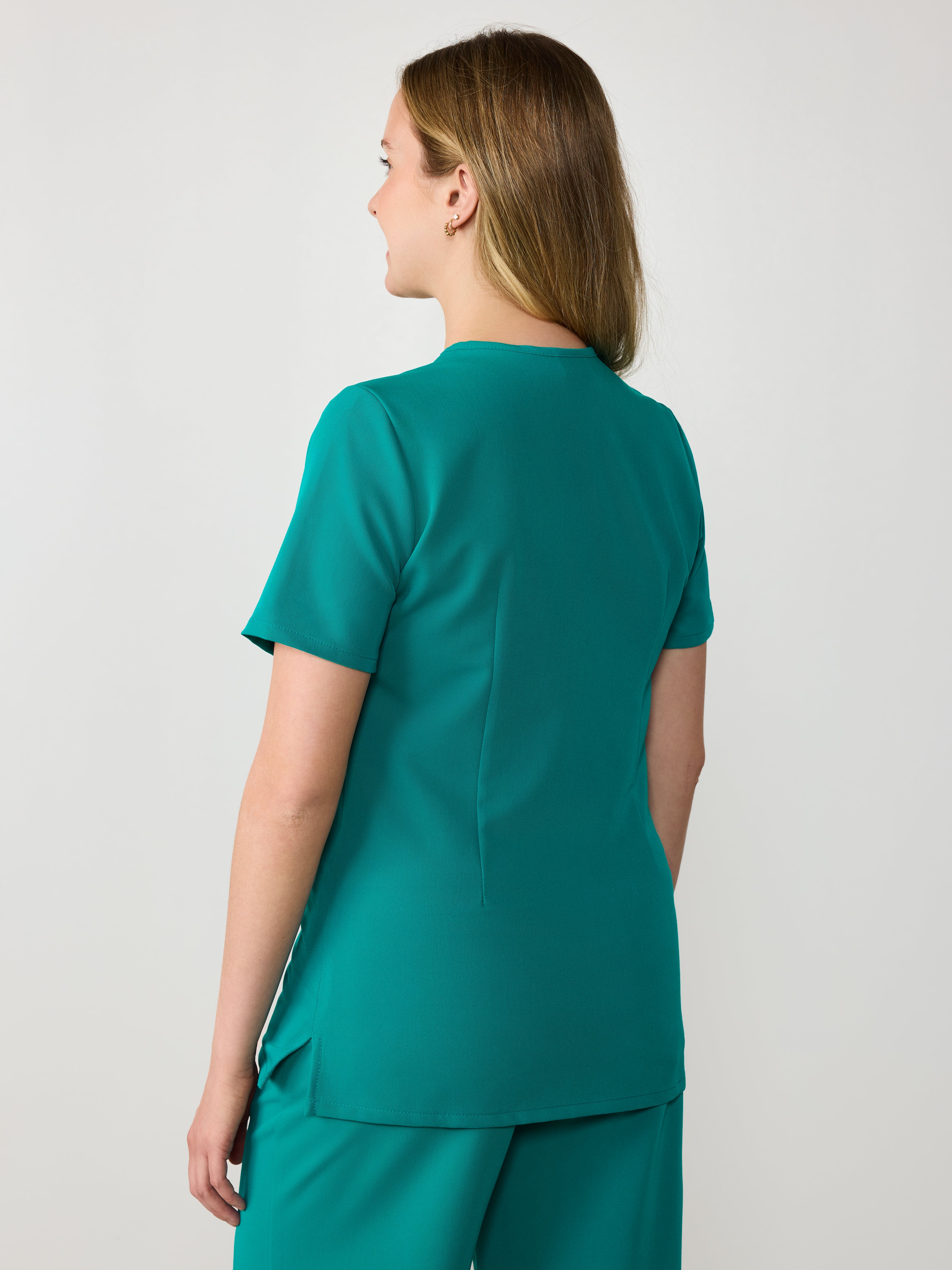 LIV RE-GARDE™ - ARCTIC MINT - Three Pockets Scrub Top - SILVADUR™ - Final Sale - Image 3