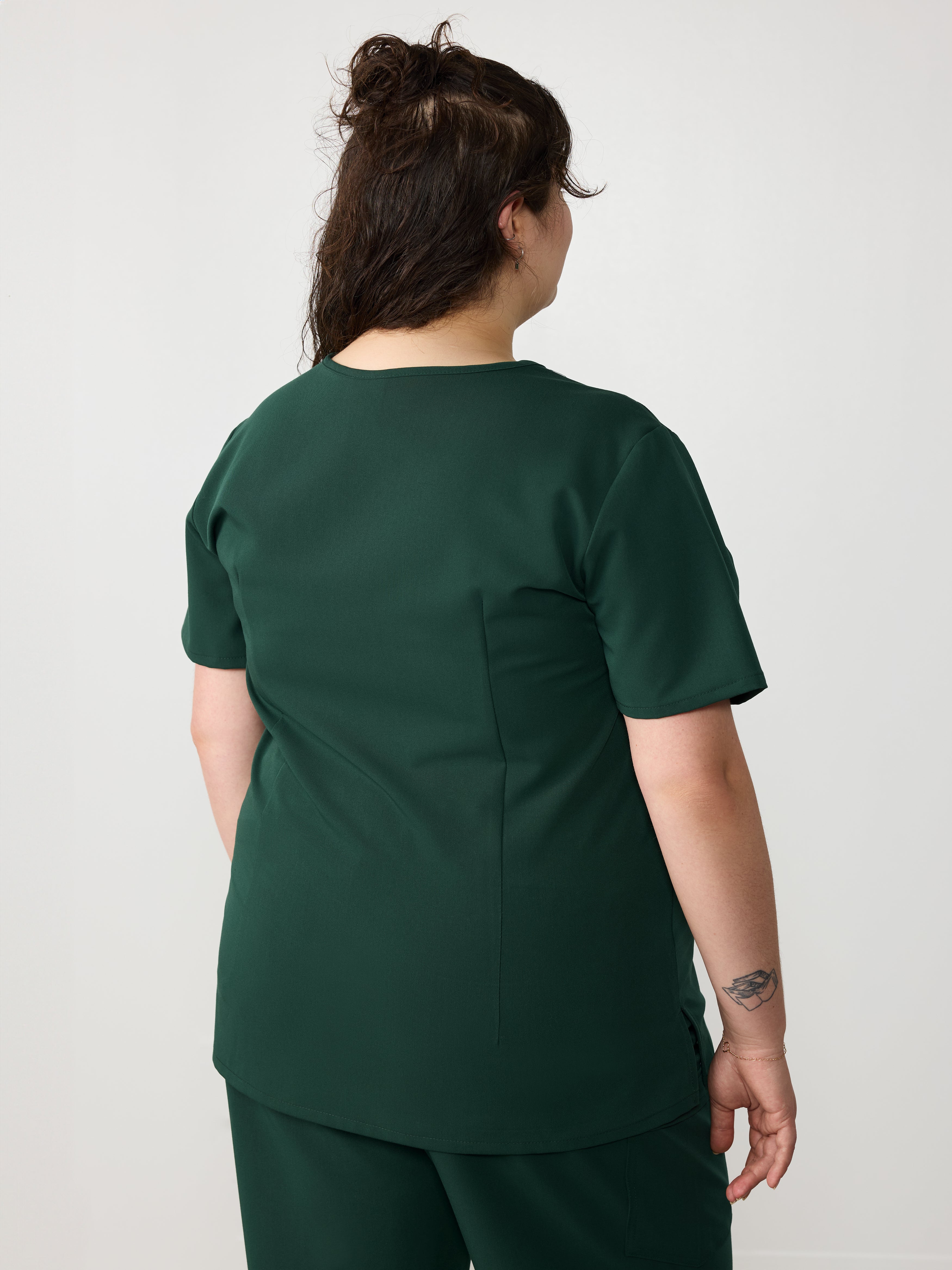 LIV RE-GARDE™ - FOREST GREEN - Three Pockets Scrub Top - SILVADUR™ - Final Sale - Image 3