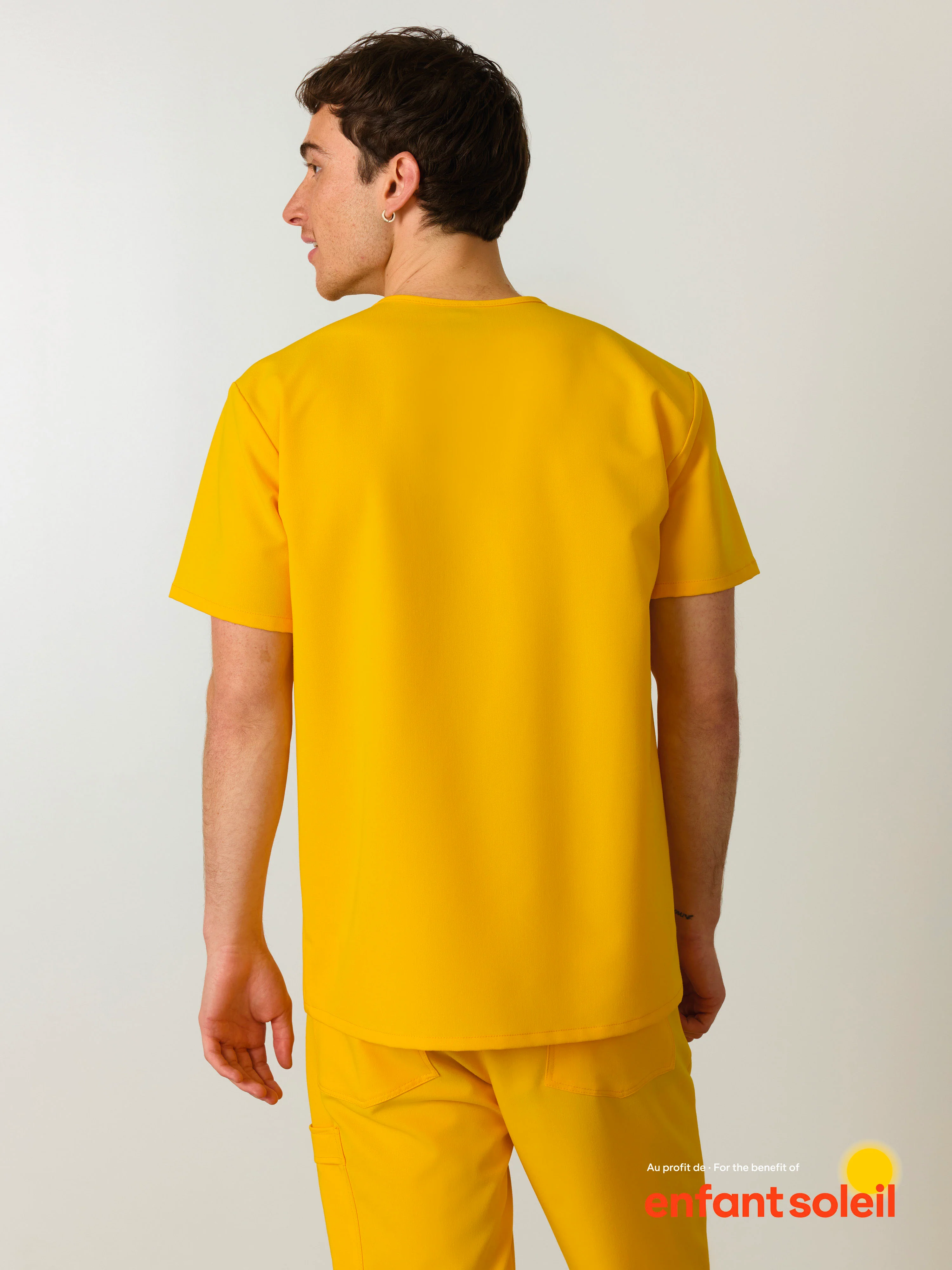 LOGAN RE-GARDE™ - SUNSHINE YELLOW - One Pocket Men's Scrub Top - SILVADUR™ - Image 3